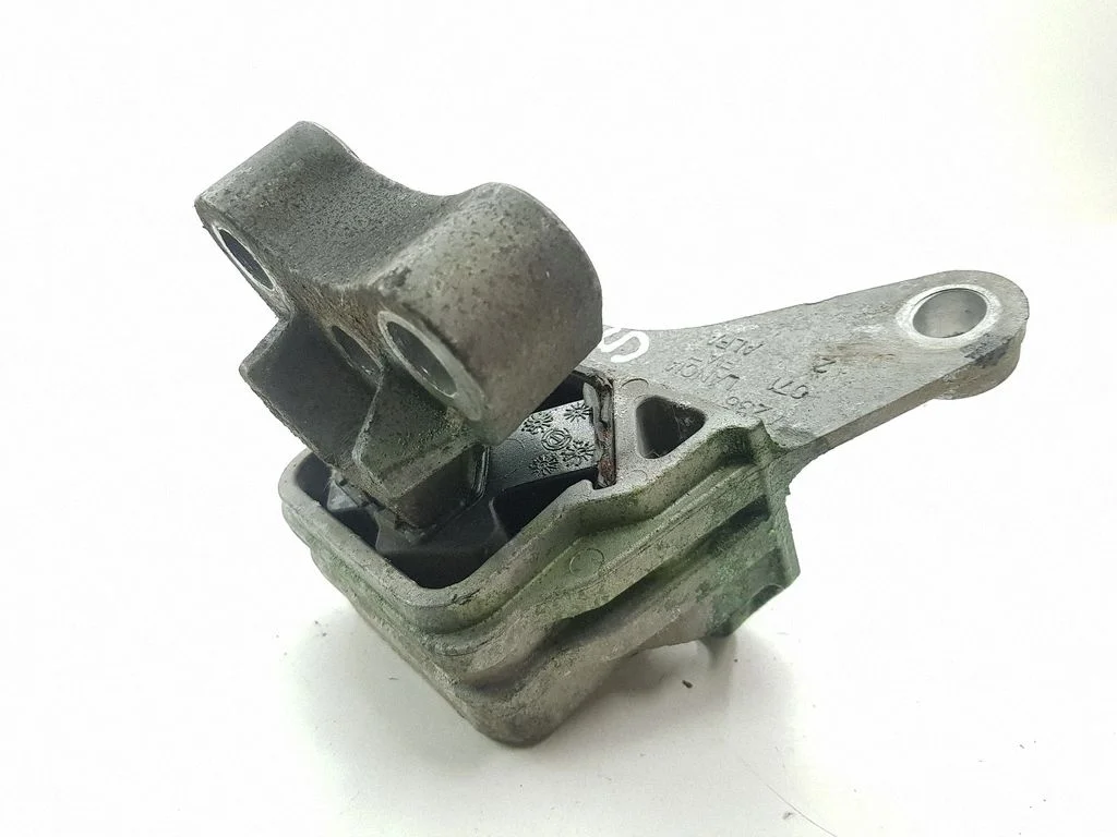 Engine mount bracket 51879600