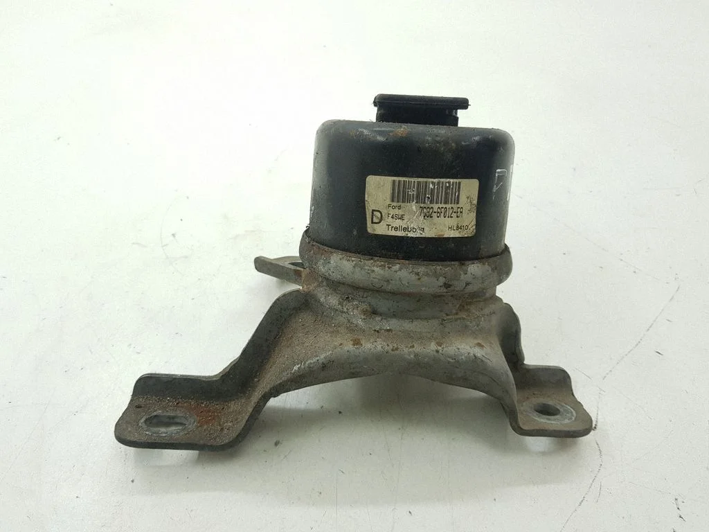Engine mount bracket 7G926F012EA