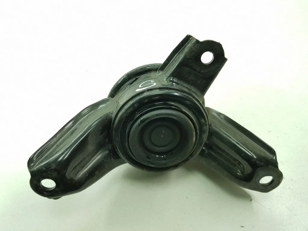 Engine mount bracket