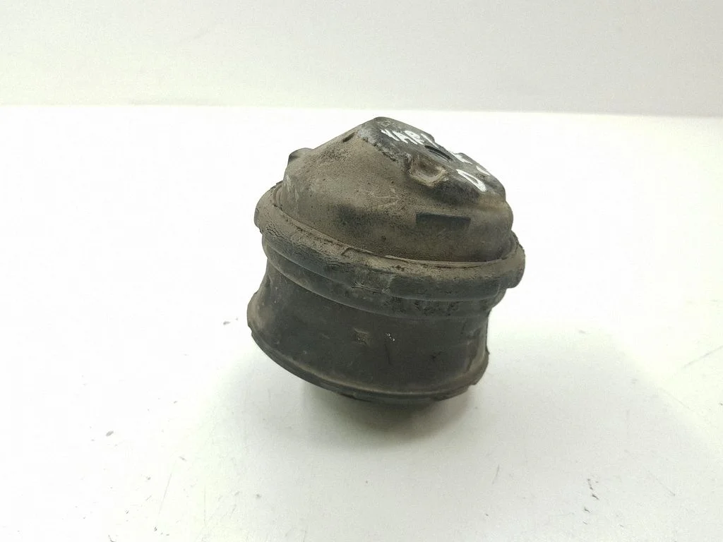 Engine mount bracket – right