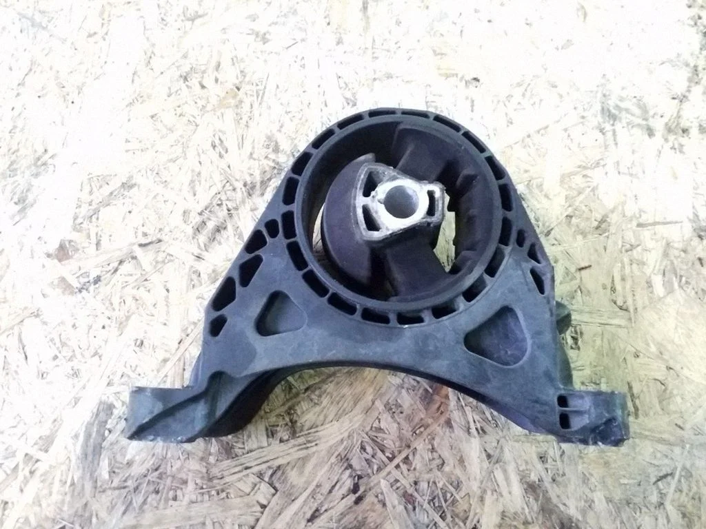 Dzinēja spilvens – Opel Insignia A (2008-2017)