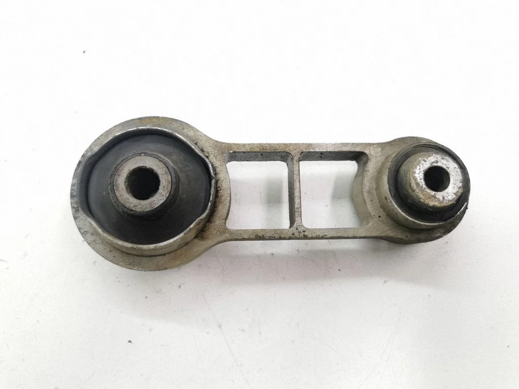 Engine mount bracket