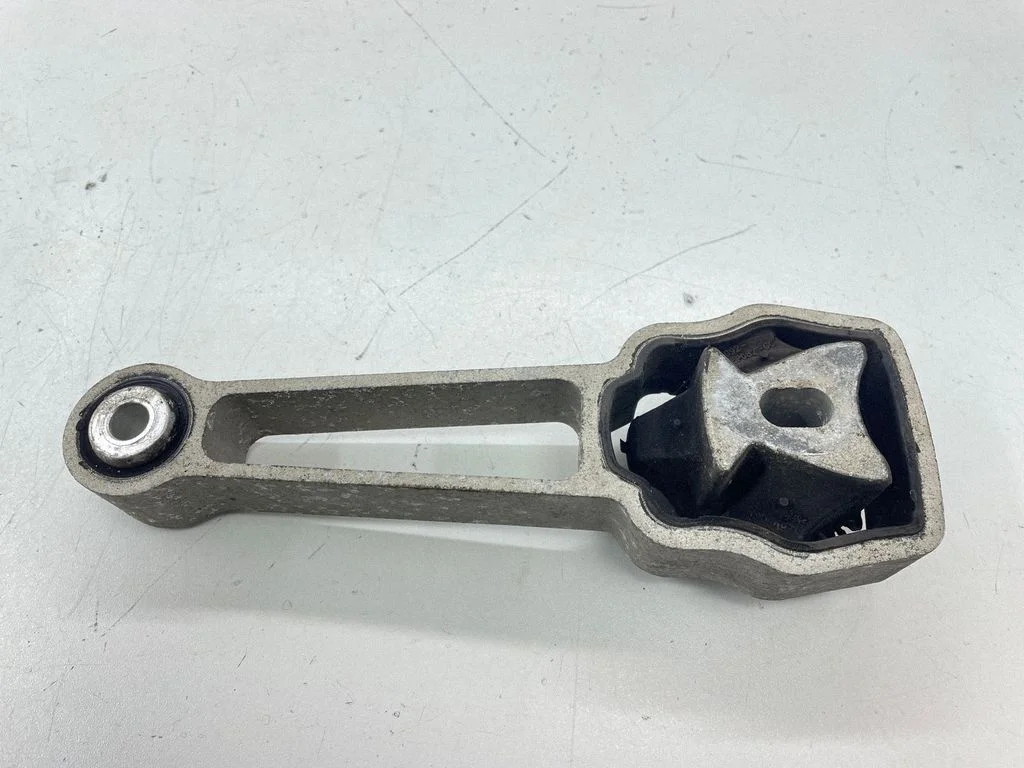 Engine mount bracket 6G926P082GC