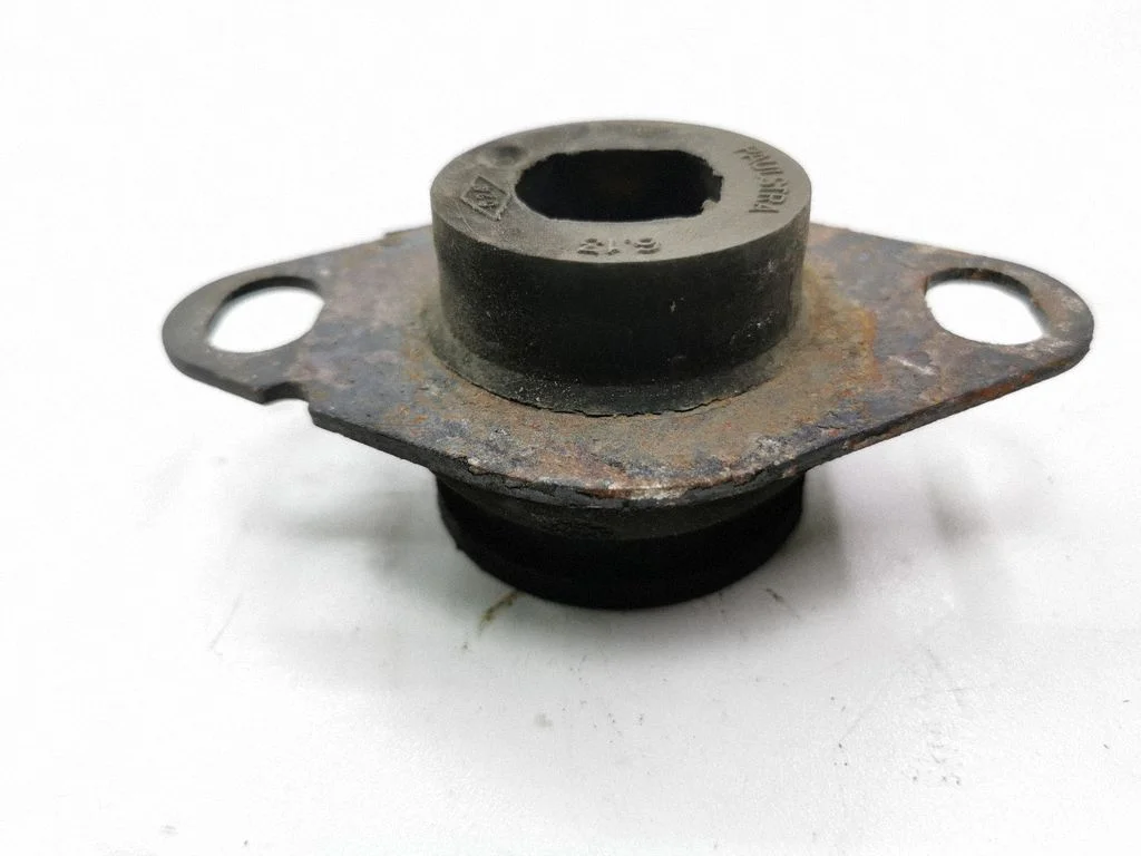 Engine mount bracket 7700788318