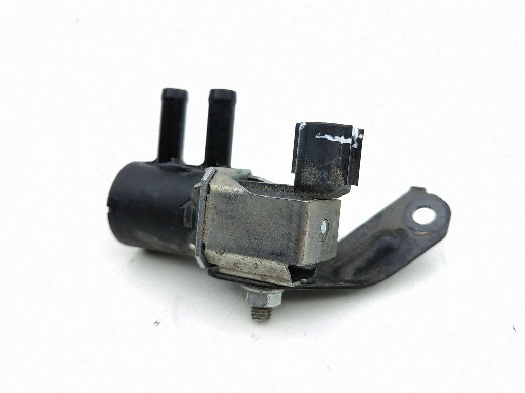 Vacuum valve K5T48574