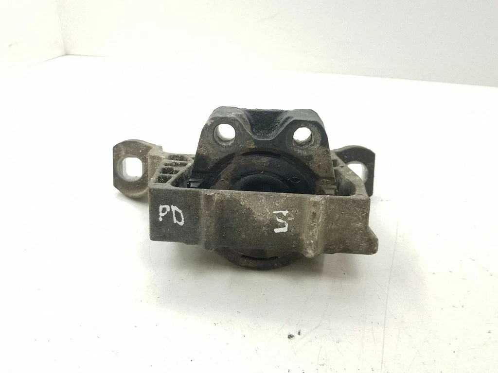 Engine mount bracket 3M516F012BH