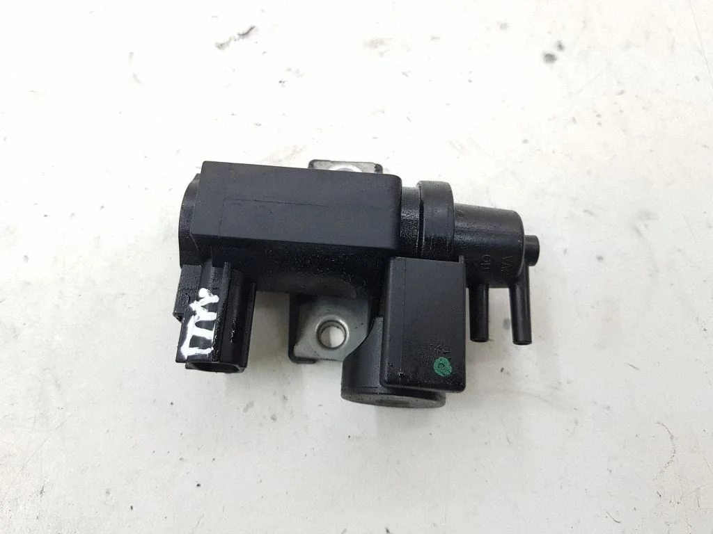 Vacuum valve 258190R011