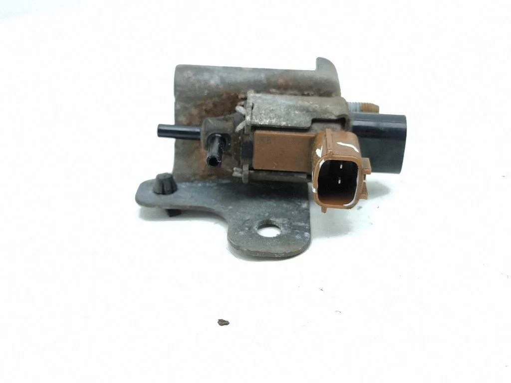 Vacuum valve