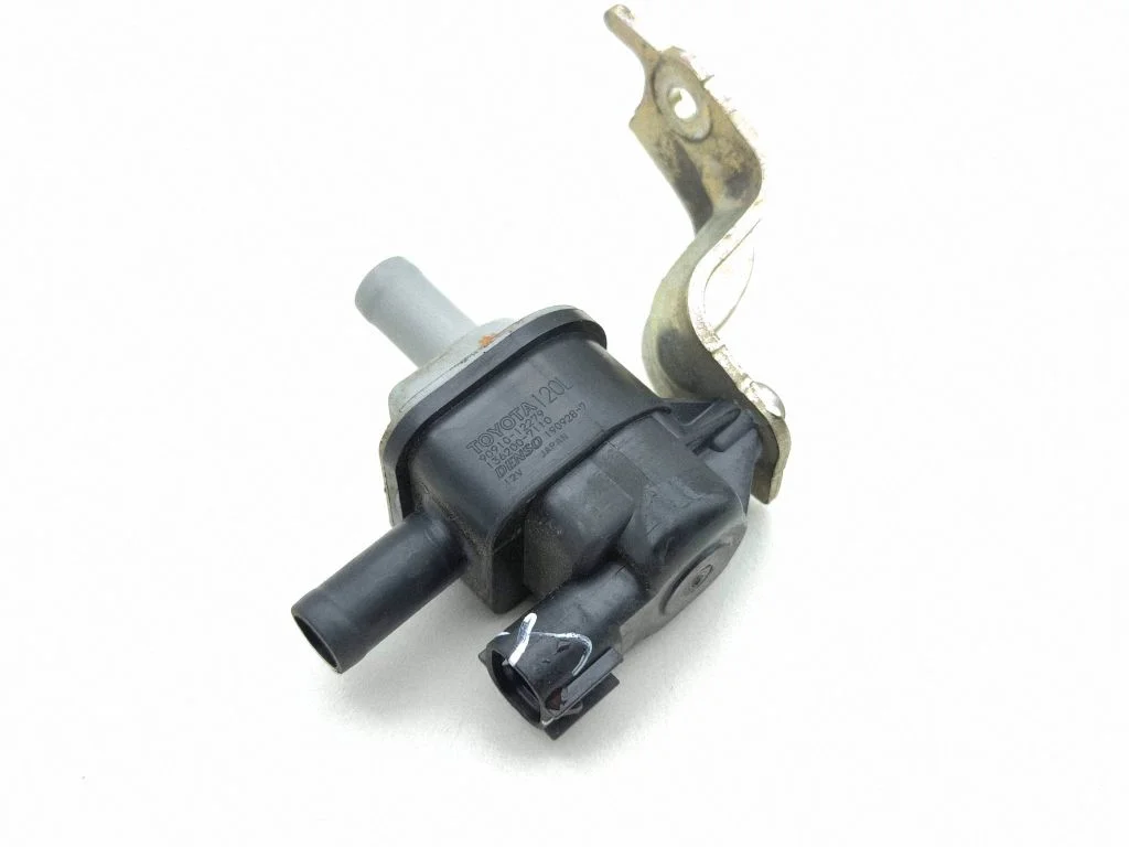 Vacuum valve – Lexus UX (2018-)