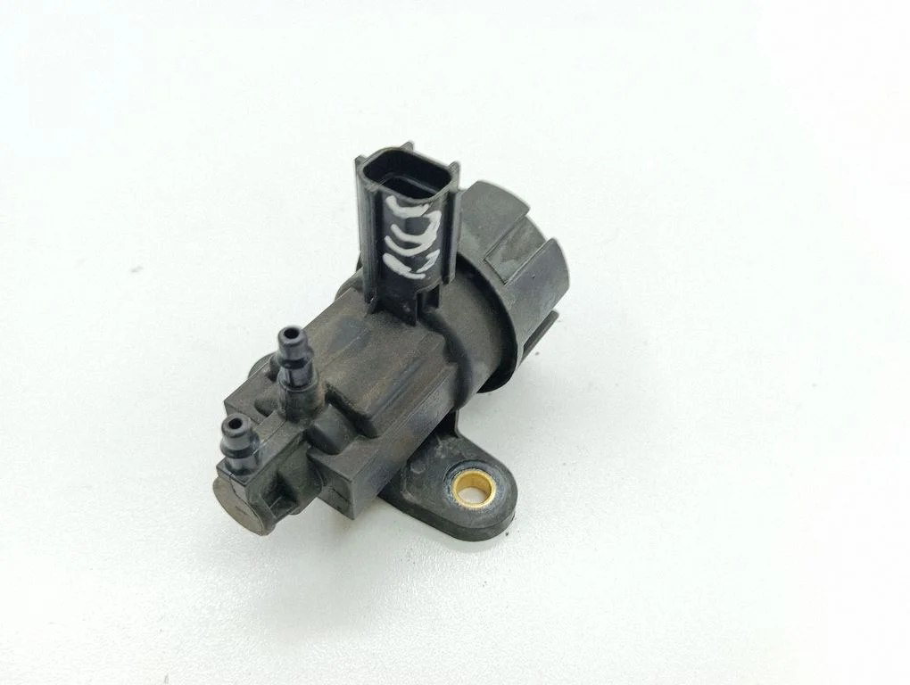 Vacuum valve F63E9J459