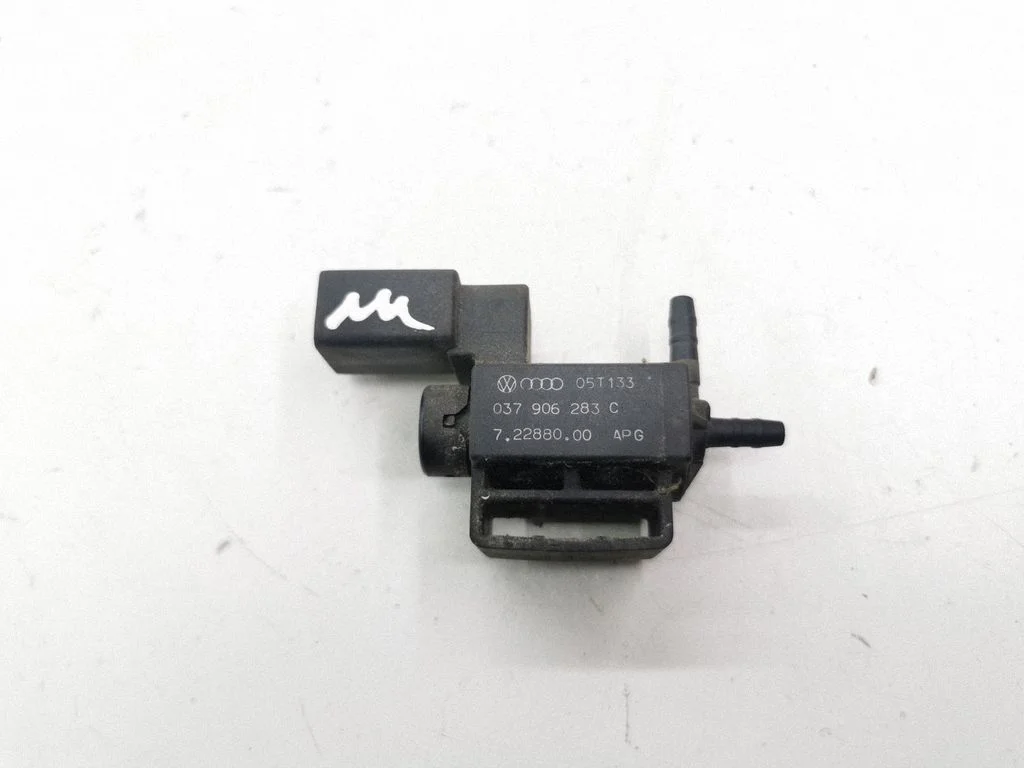 Vacuum valve 037906283C