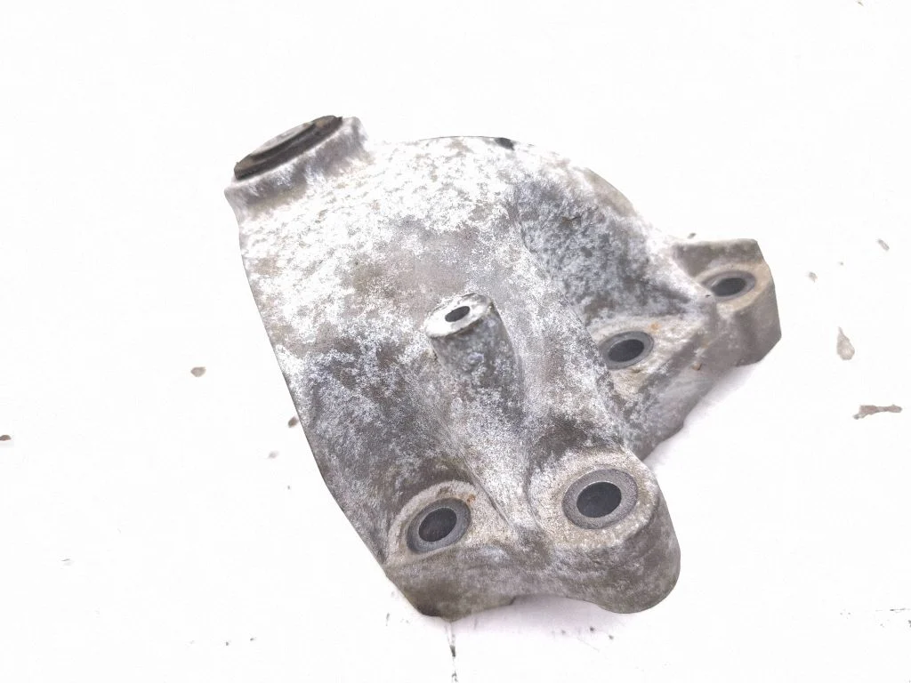 Engine mounting bracket A2462401109