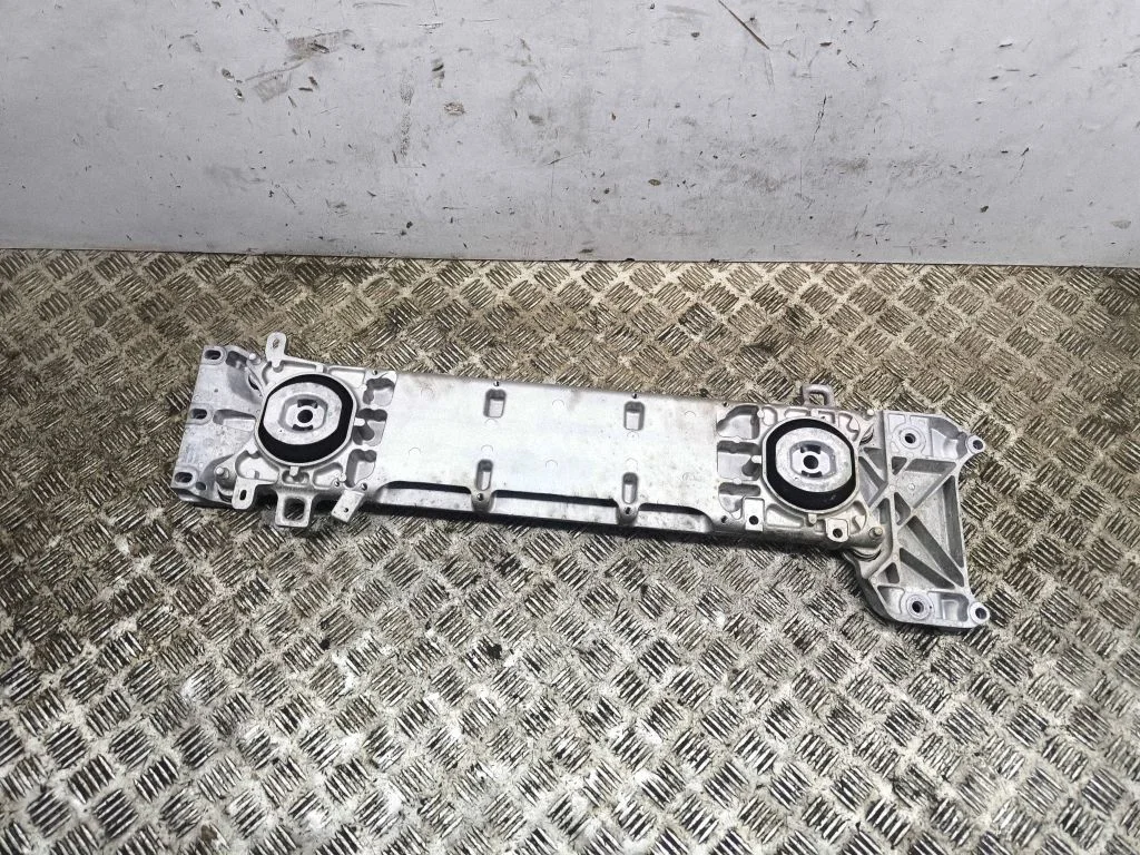 Engine mounting bracket 9840719280