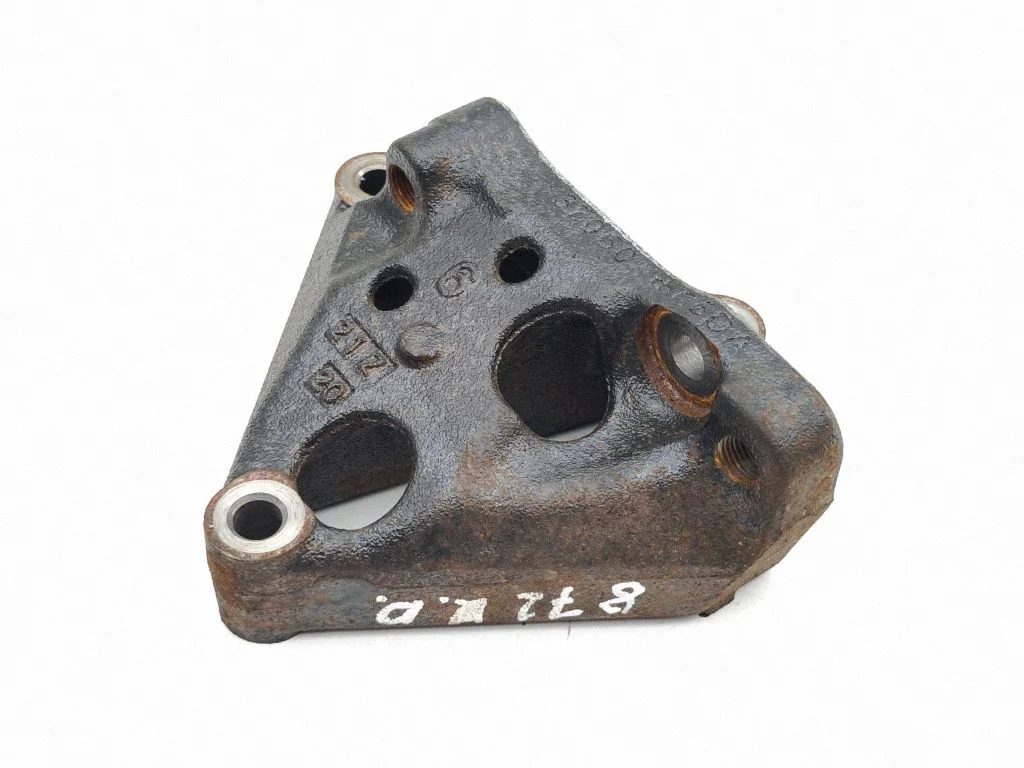Engine mounting bracket 37060