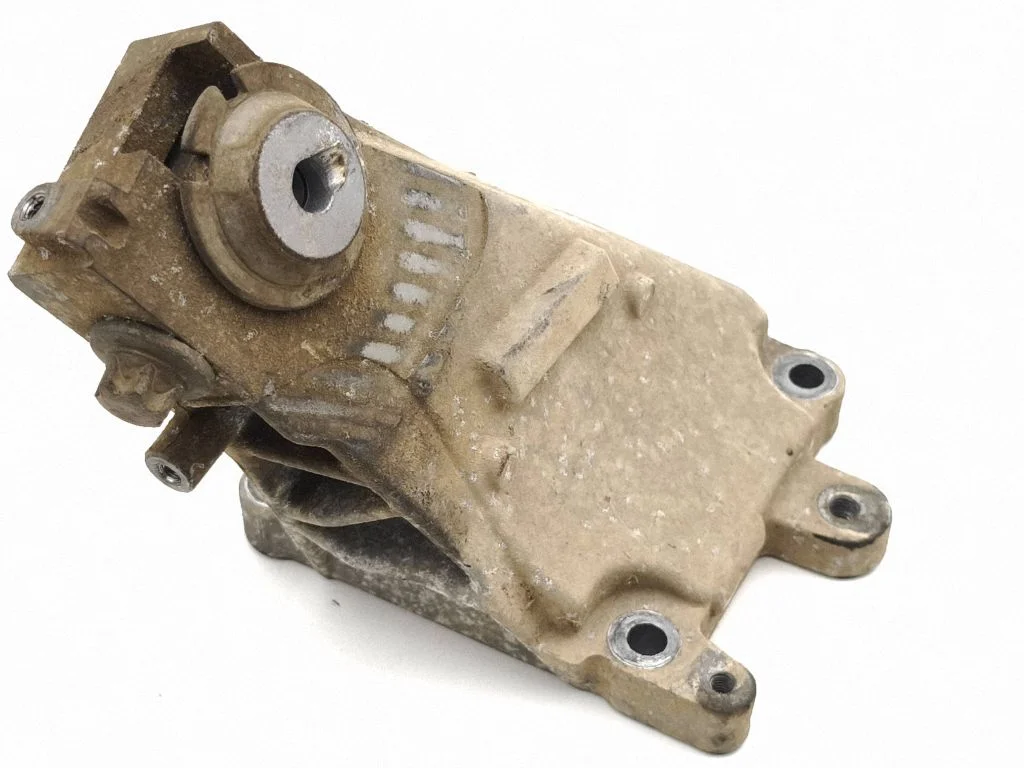 Engine mounting bracket A2782232404