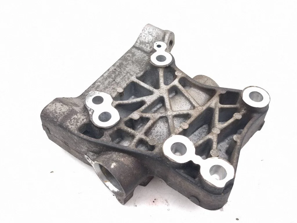 Mootori kinnituskronstein GJ326030AA