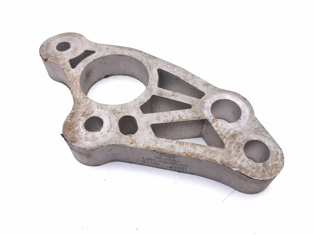 Engine mounting bracket LJ9C5A095AD