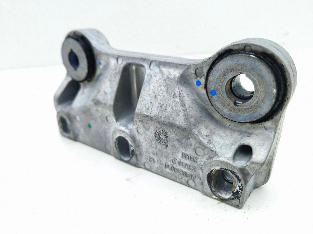 Engine mounting bracket 9840714680