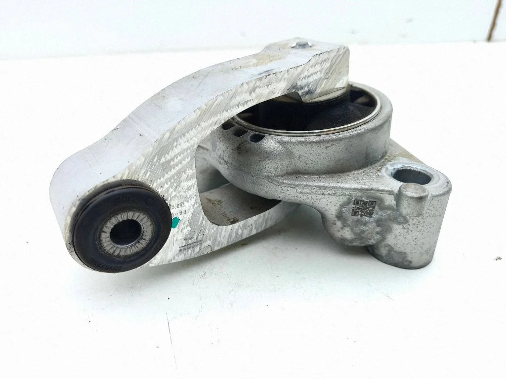 Engine mounting bracket 0840726080