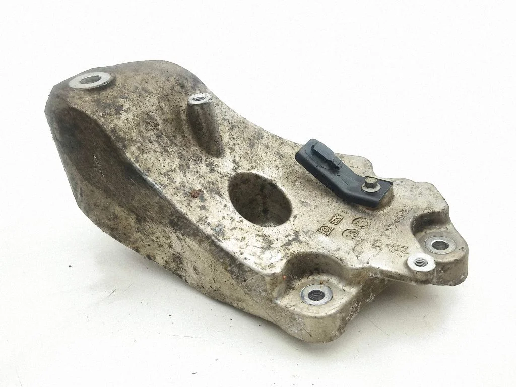 Engine mounting bracket 670004865