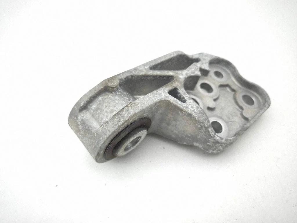 Engine mounting bracket AC46000