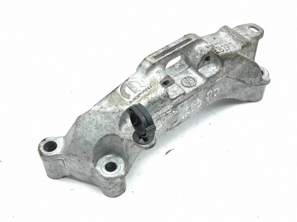 Engine mounting bracket 9854066580