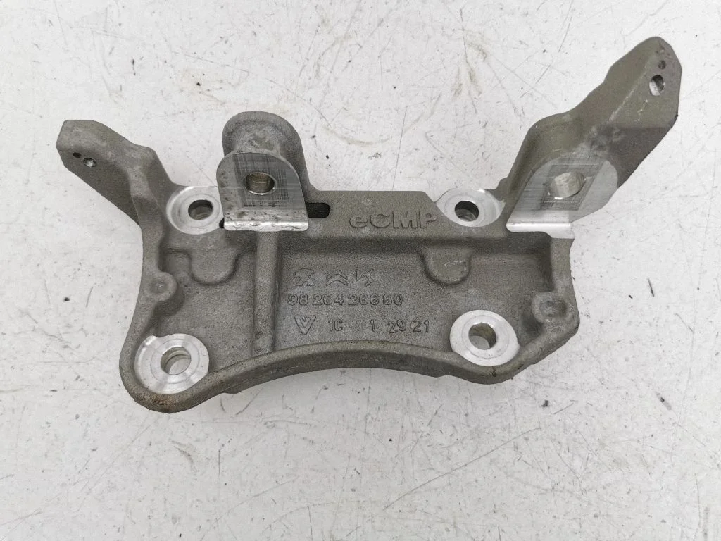 Engine mounting bracket 9826426680