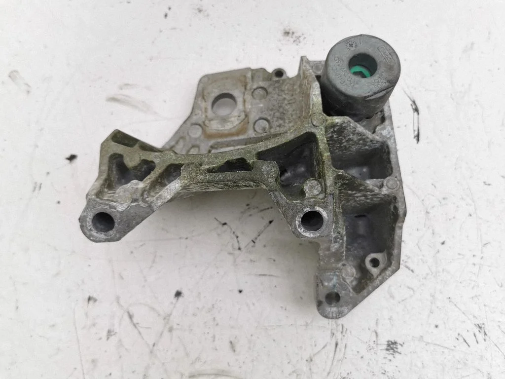 Engine mounting bracket 6G926F030BA