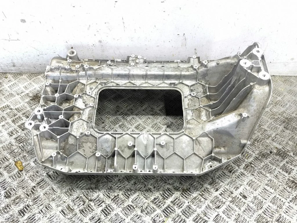 Engine mounting bracket