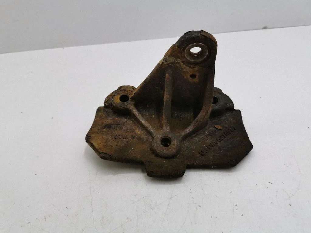 Engine mounting bracket 15179505