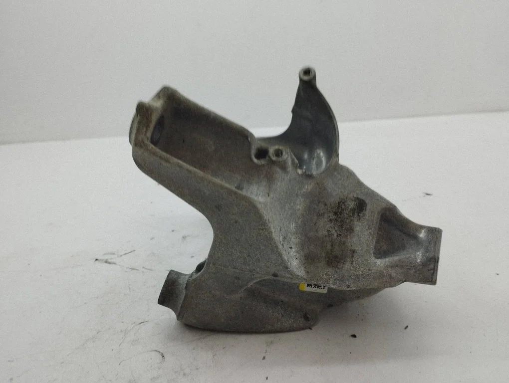 Engine mounting bracket 80a199307c