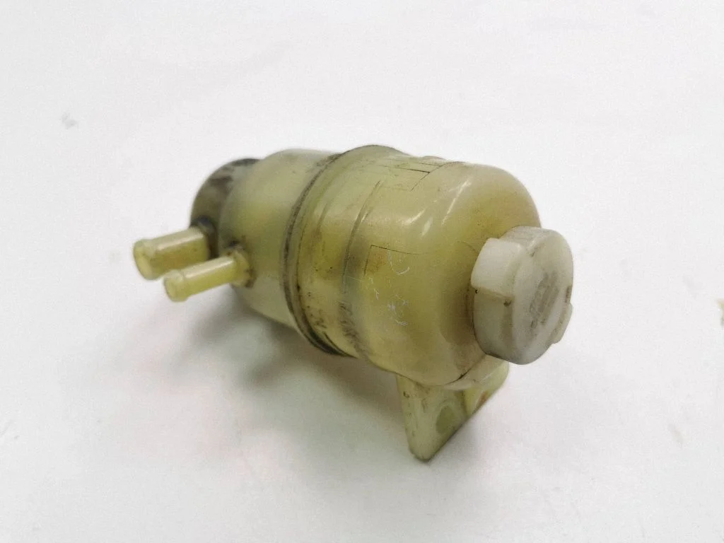 Power steering fluid tank/reservoir