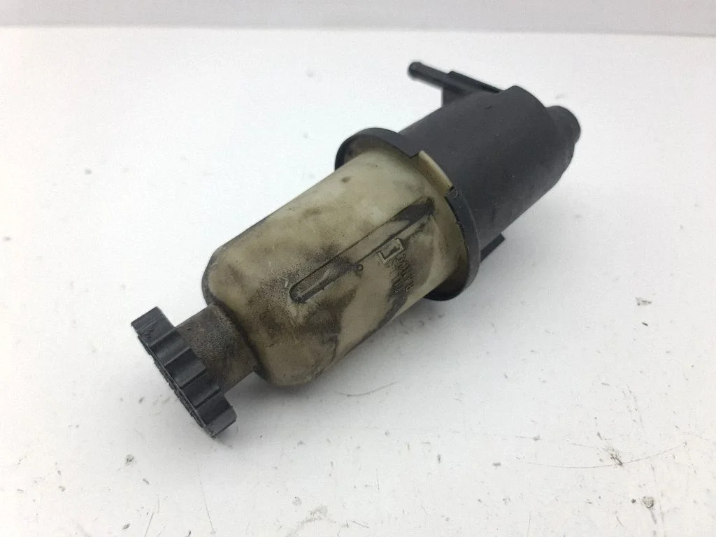 Power steering fluid tank/reservoir 04743067AB
