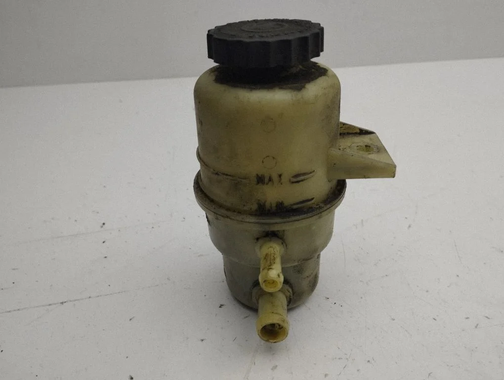 Power steering fluid tank/reservoir – Chrysler Town & Country V (2008-2016)