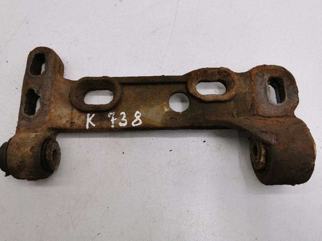 Front subframe – left