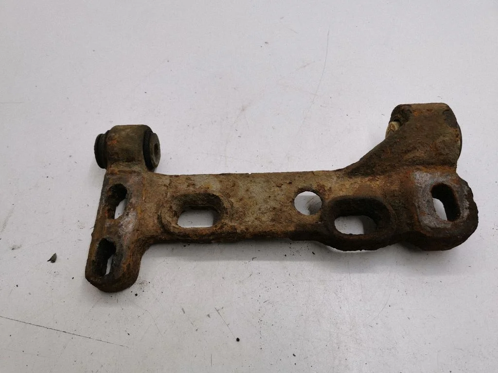 Front subframe – right