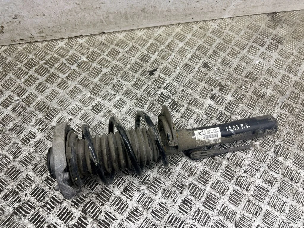 Front shock absorber/damper 6867209