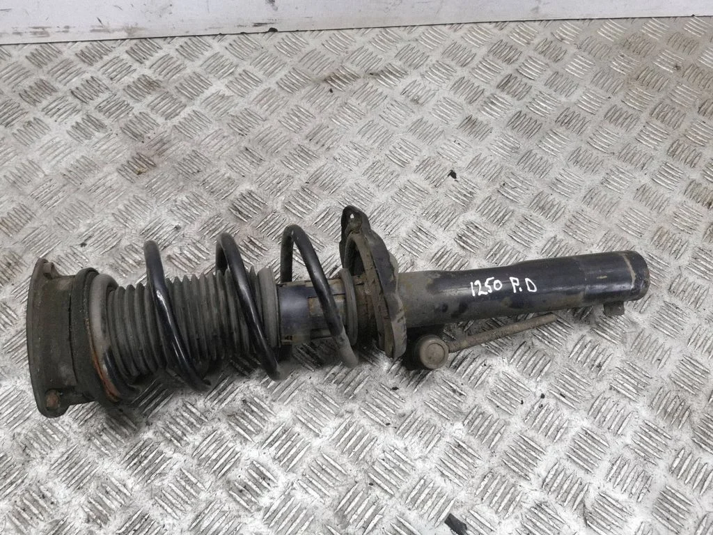 Priekšējais amortizators 5Q3413031G