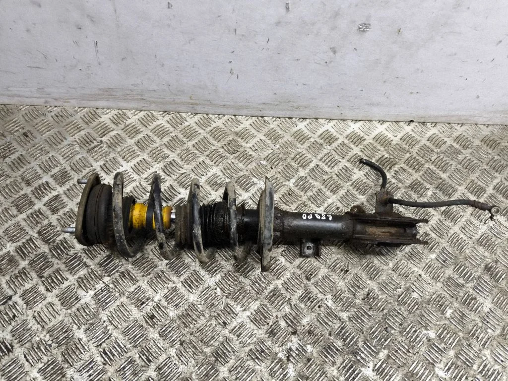 Front shock absorber/damper kd4534700a