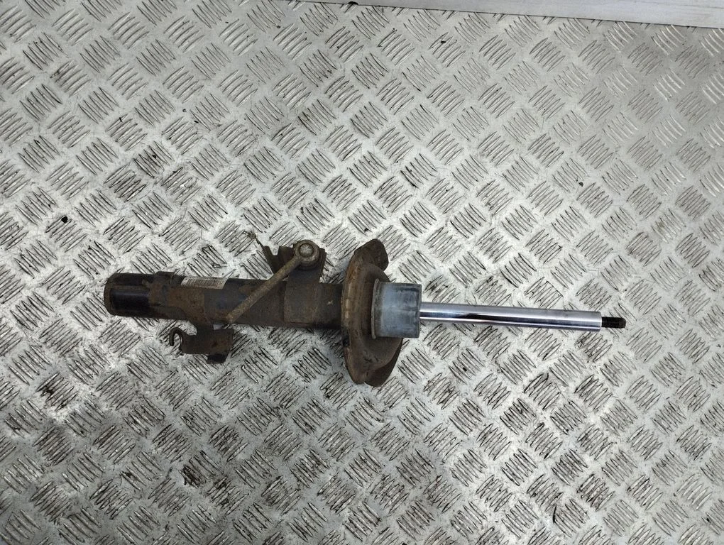 Front shock absorber/damper 8V4118K001CA