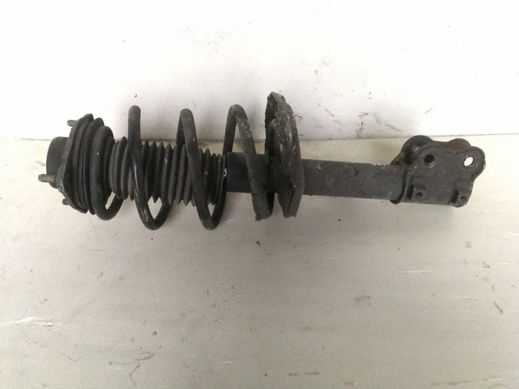 Front shock absorber/damper 546613Z330