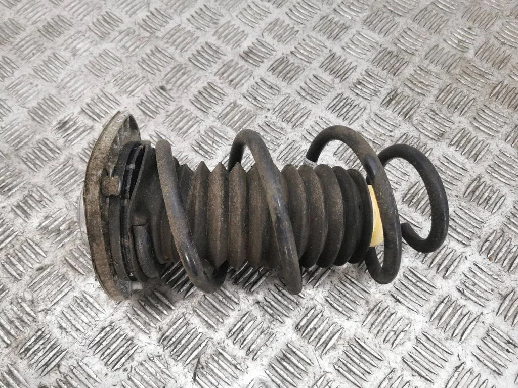 Front coil spring – right