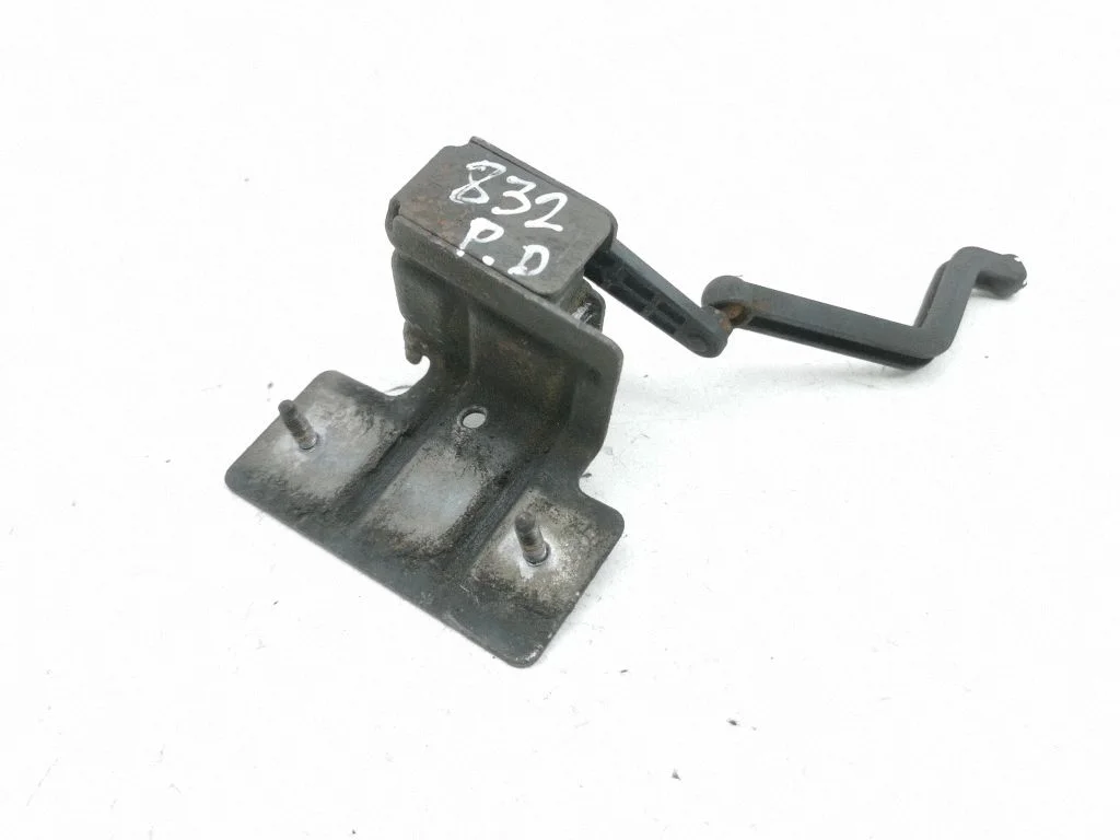 Headlight/headlamp level sensor – right