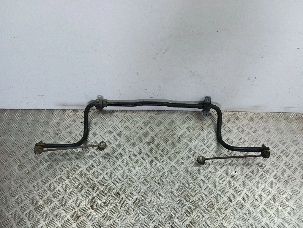 Stabilizator przedni
