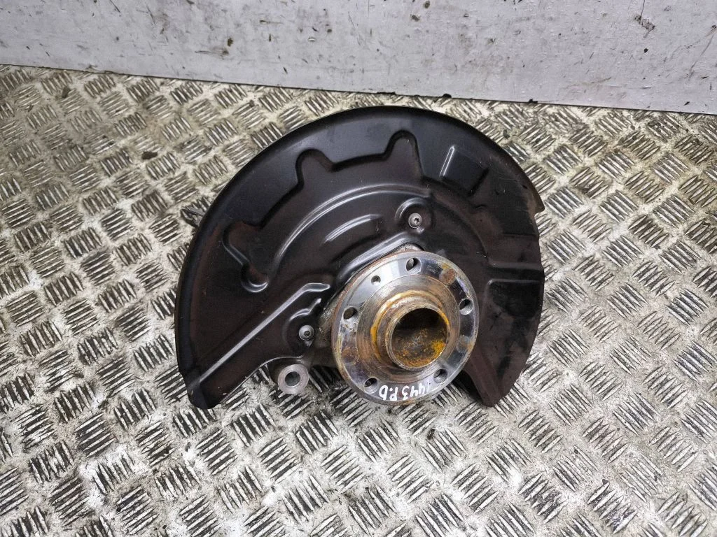 Front wheel hub 1EA407258H