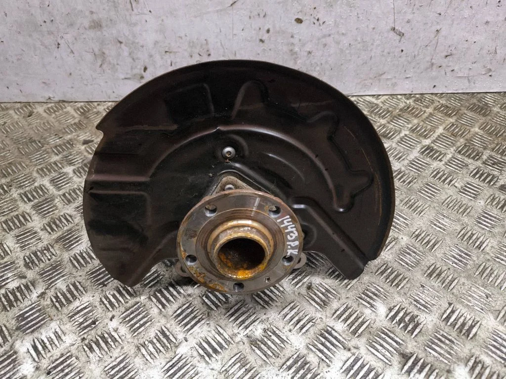 Front wheel hub 1EA407257H