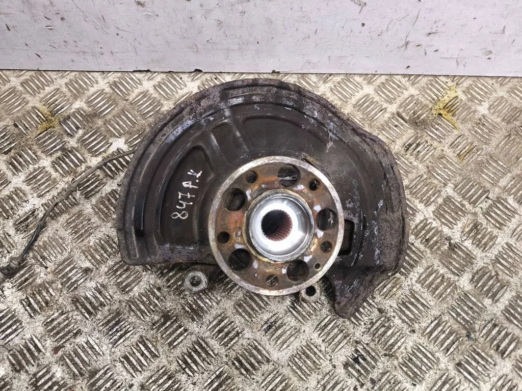 Front wheel hub A2464210520