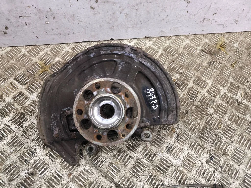 Front wheel hub A2464210620
