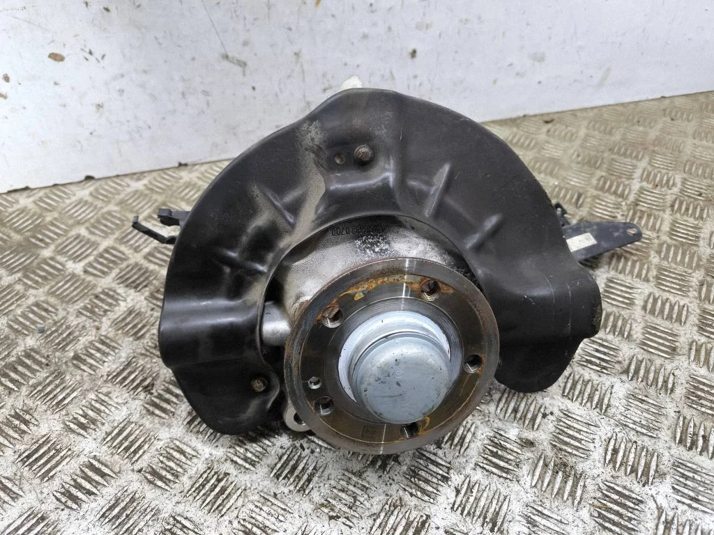 Front wheel hub A2473320700