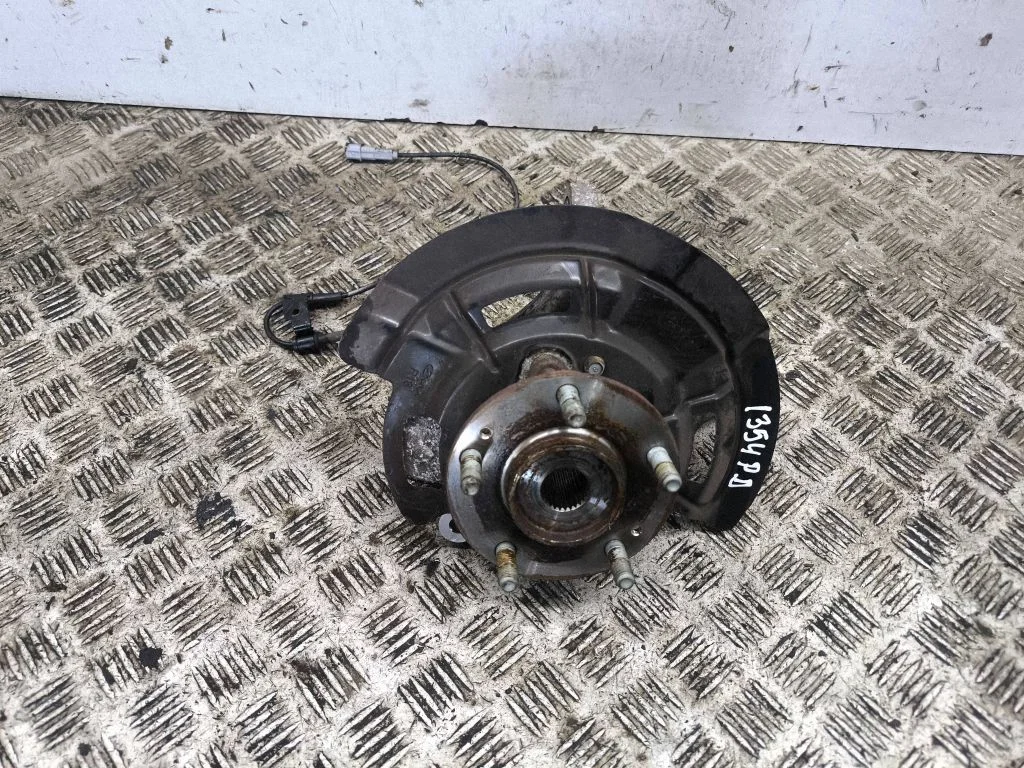 Front wheel hub V02R